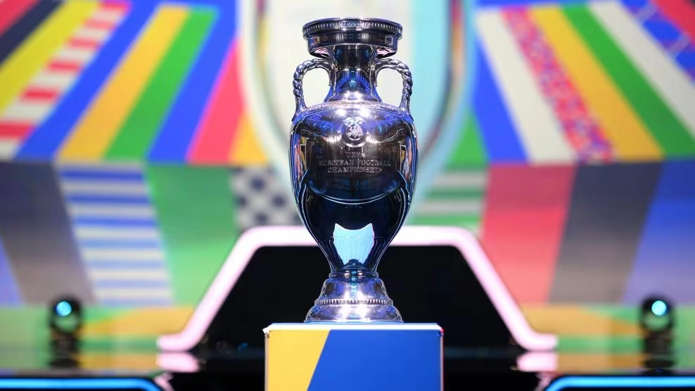 UEFA Euro 2024 Pokal.